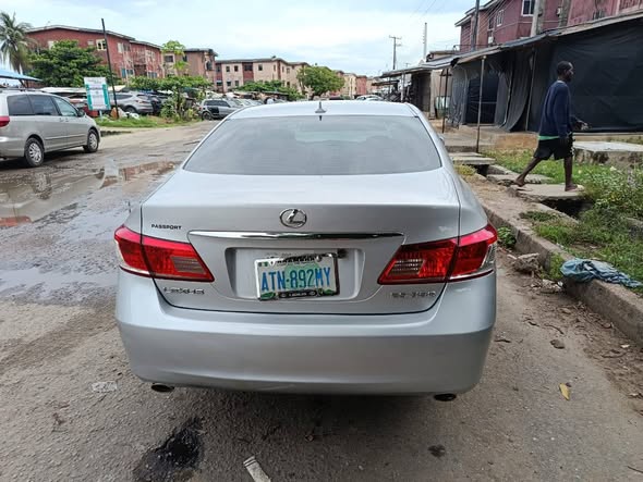 A picture of 2011 Lexus Es350 Price 9m Location 6th Avenue festac Lagos