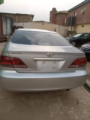 A picture of Es330 Lexus 2006 model