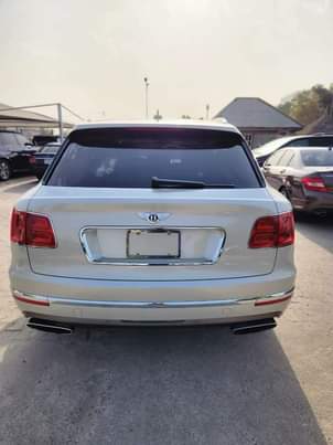 A picture of 2018 Bentley Bentayga