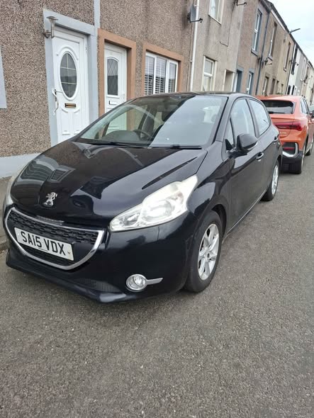 A picture of 2015 Peugeot 208