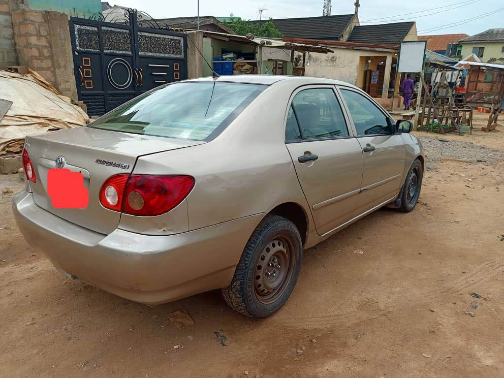 A picture of 2006 Toyota corolla
