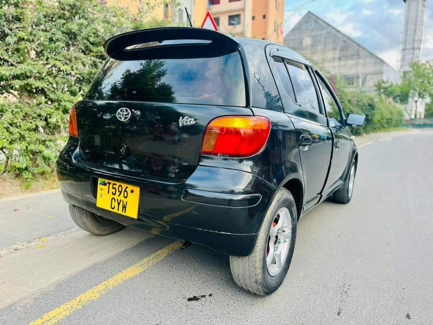 A picture of TOYOTA VITZ
