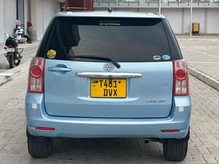 A picture of Toyota raum inauzwa