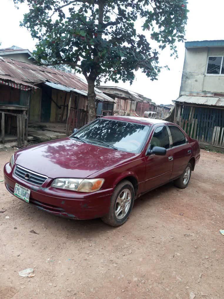 A picture of Toyota Camry drop light