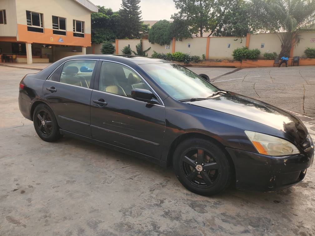 A picture of 2004 Honda Accord V6