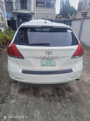 A picture of Toyota Venza 2011