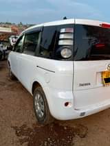 A picture of Toyota Sienta 2007