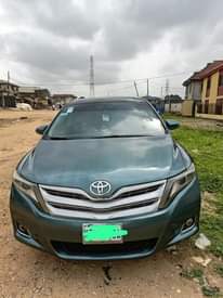 A picture of 2013 Toyota venza registered v6