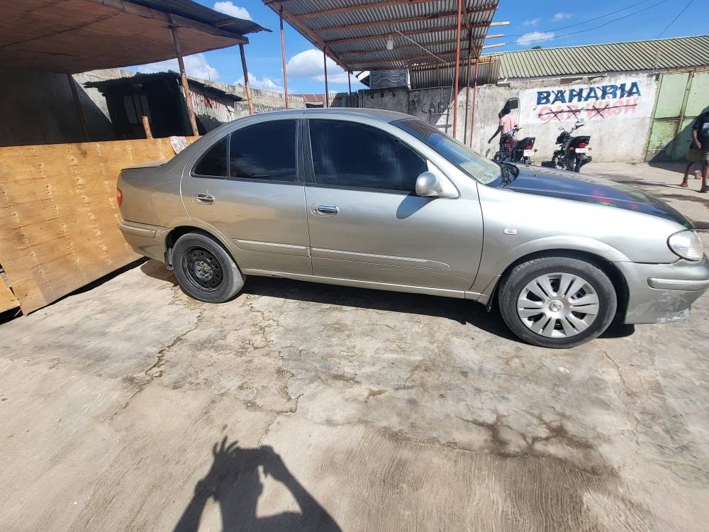 A picture of Nissan bluebird
