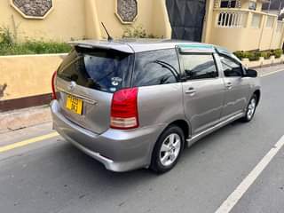 A picture of TOYOTA WISH NAIUZA MIL 9 8 0743435416