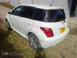 A picture of TOYOTA IST