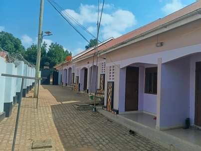 A picture of 6 units double units with 2 shops for sale at