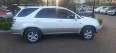 A picture of Toyota harrier 2001 model 4 sale