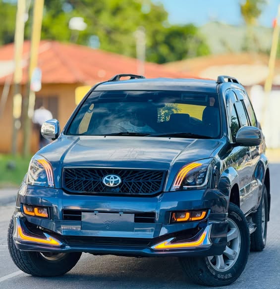 A picture of TOYOTA LANDCRUISER PRADO