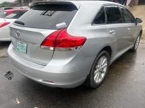 A picture of NEATLY USED 2010 MODEL TOYOTA VENZA Absolutely nothing to fix