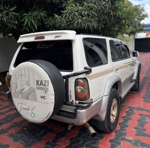 A picture of TOYOTA SURF 21 5M