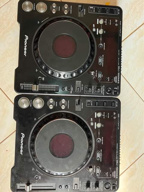 Buy &.