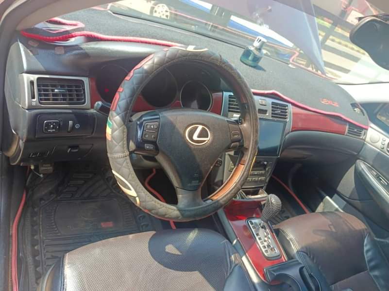 A picture of Lexus ES330 Good engine and Gear AC needs attention Price