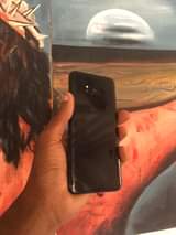 A picture of Samsung s8 gb64
