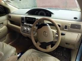 A picture of 2006 toyota raum