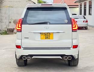 A picture of TOYOTA LANDCRUISER PRADO