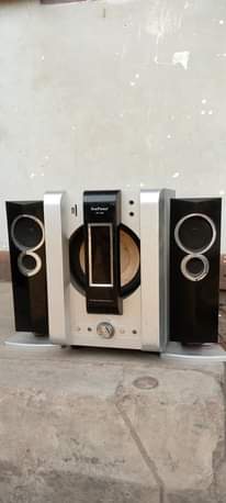 A picture of HII HAPA PIANO YA BLUETOOTH FLASH NA SD CARD 140