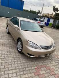 A picture of Toyota Camry 04 XLE