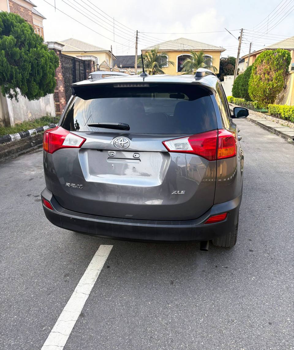 A picture of Foreign Used 2015 Toyota RAV4
