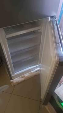 A picture of Hisense fridge and freezer 330L