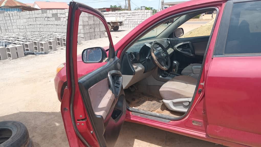 A picture of Toyota Rav4 4 plugs