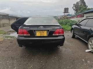A picture of TOYOTA CROWN ATHRET