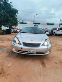 A picture of Lexus car