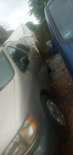 A picture of Distress 2002 Toyota Sienna Ac is working Sound engine now