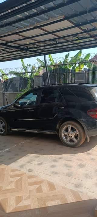 A picture of Neatly used Mercedes ML500 for sale