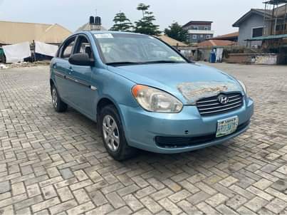 A picture of 2006 Hyundai Accent Manual 