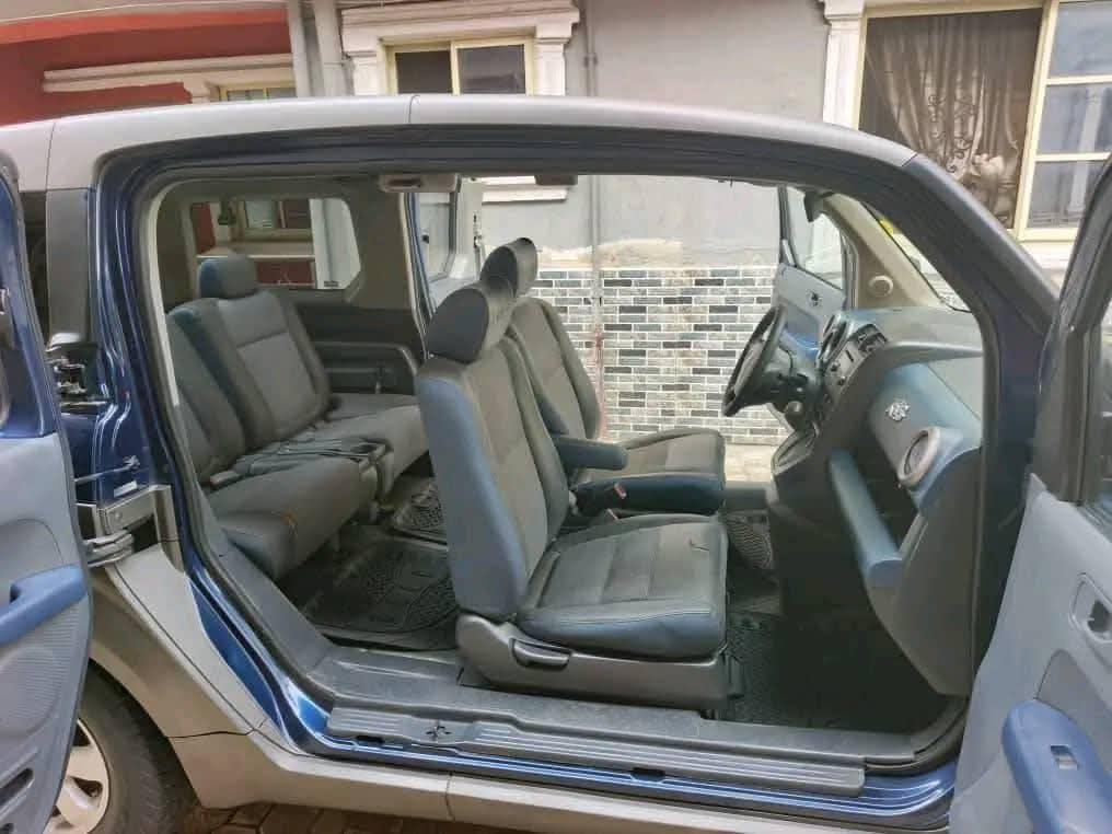A picture of 2004 Honda Element