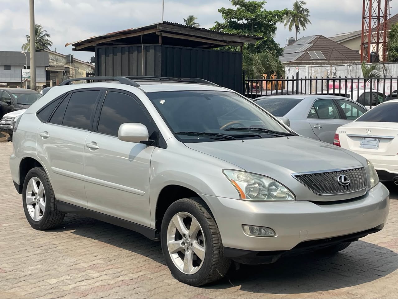 A picture of FOREIGN USED 2007 RX350
