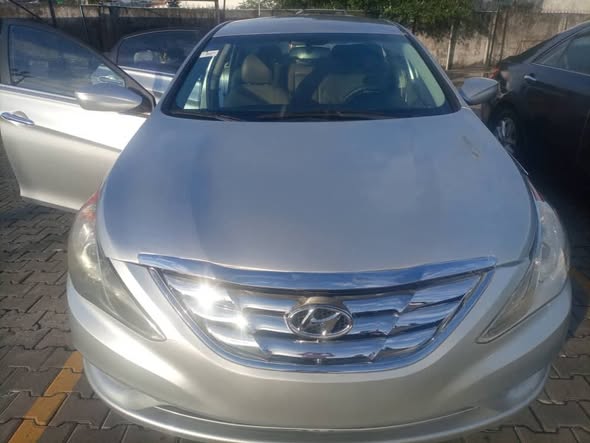 A picture of Distress Foreign used Hyundai Sonata 2013 Accident free 8 5M