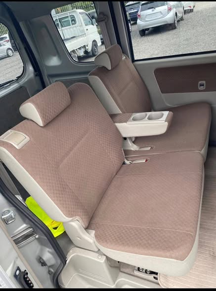 A picture of 2014 model Suzuki Wagon