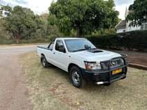 used nissan np300