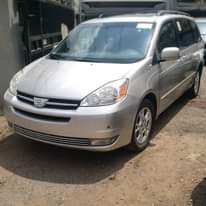 A picture of TOKUNBO Toyota Sienna xle