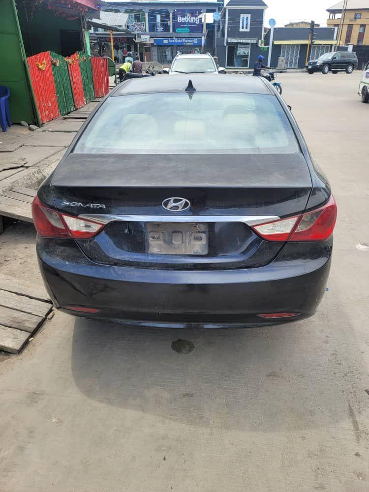 A picture of Hyundai sonata