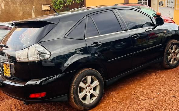 A picture of TOYOTA HARRIER