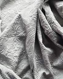 A picture of UK used bedcovers and duvets
