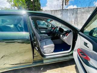 A picture of Toyota CROWN ROYAL SALON