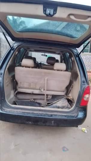 A picture of MPV MAZDA 03 04 MODEL