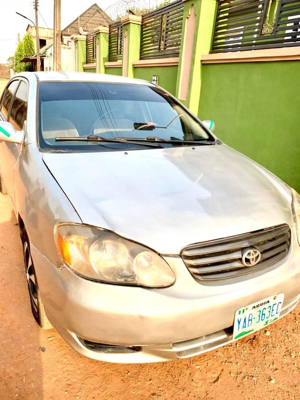A picture of Toyota Corolla 04