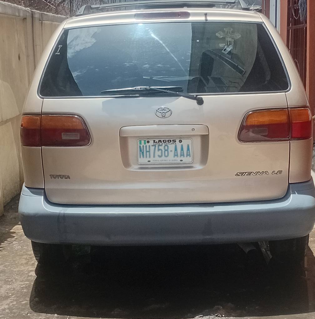 A picture of Toyota Sienna