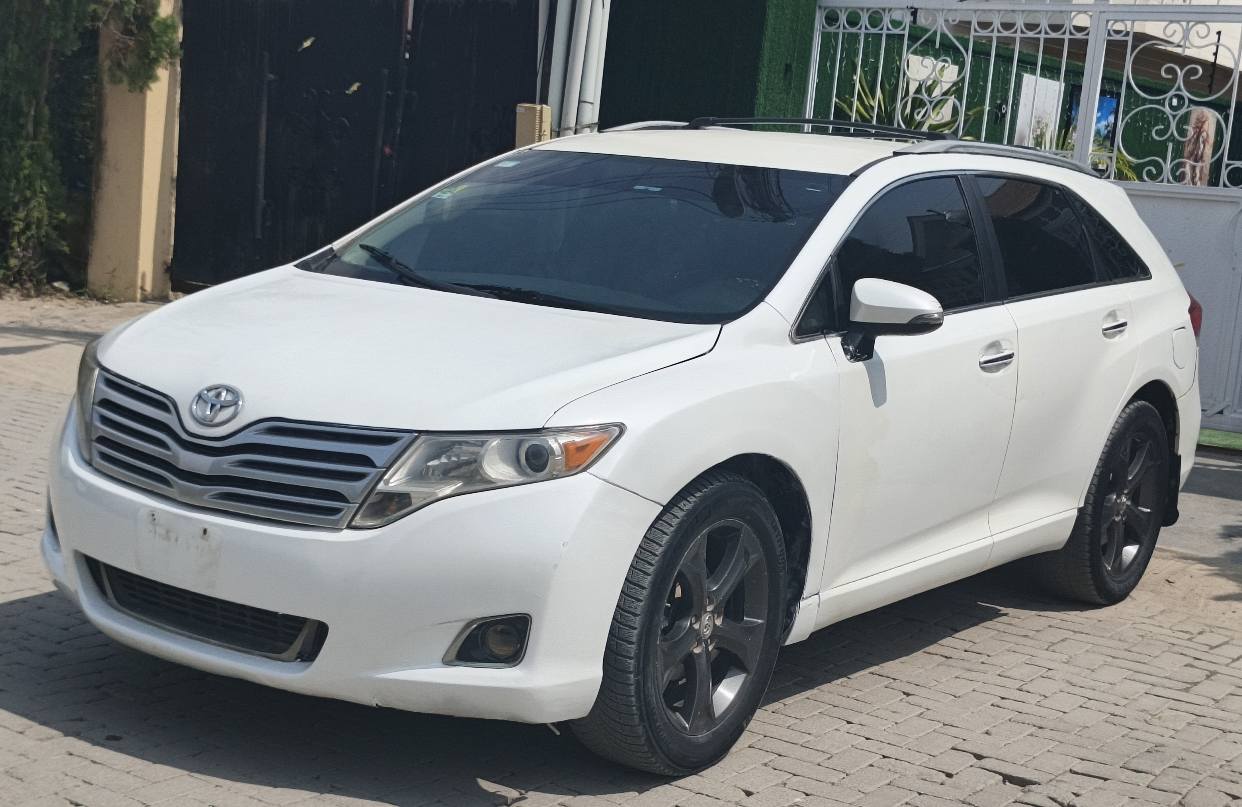 A picture of 2011 Toyota venza AWD
