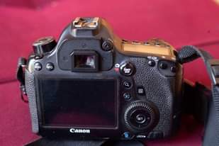 A picture of Canon 6D Body Fullframe Tsh . 1 150 000 tu